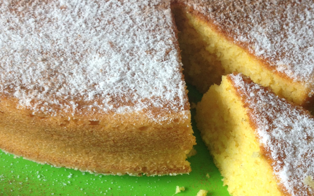 Bolo de milho com iogurte