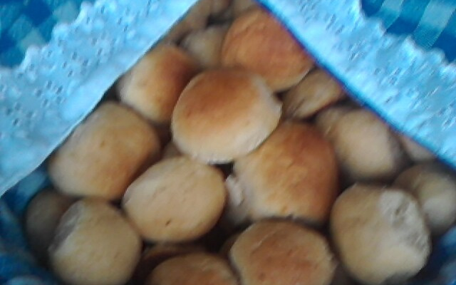 Pão de batata e nata recheado