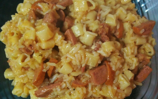 Macarrão com arroz na panela de pressão (marroz)