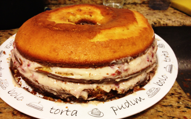 Bolo de morango com chantilly