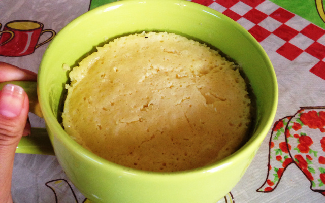 Bolo de caneca de leite em pó