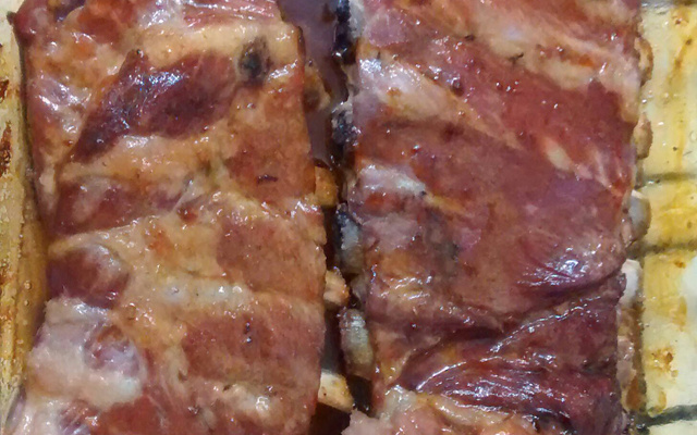 Costelinha de Porco no Mel e Sal Grosso