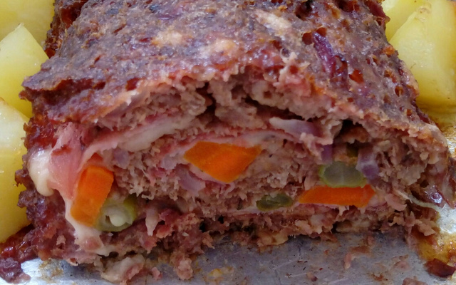 Rocambole de carne moída