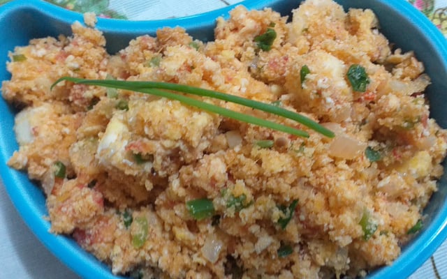 Farofa de ovo com banana da Etiene