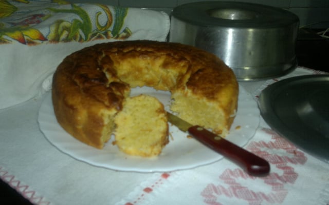 Bolo de farinha de milho cozida