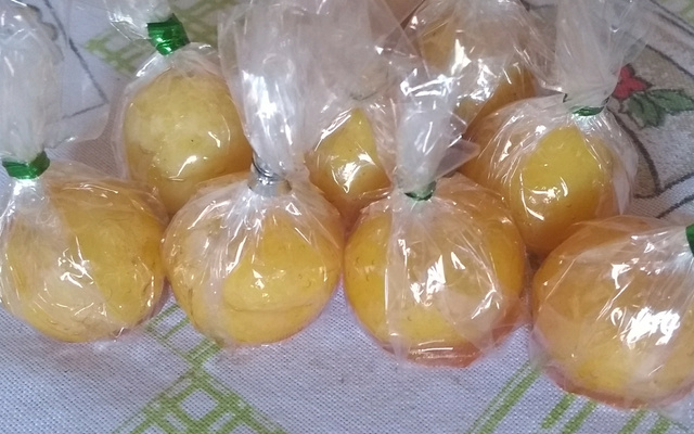 Balas de coco caramelizadas