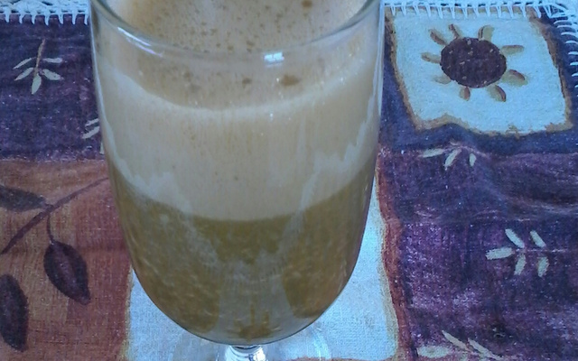 Suco de couve com cenoura e laranja
