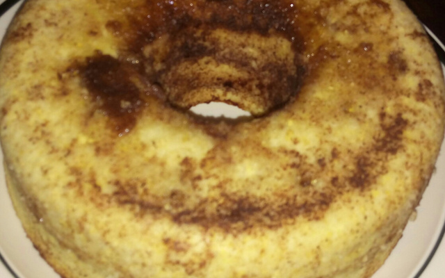 Bolo fofinho de fubá de microondas