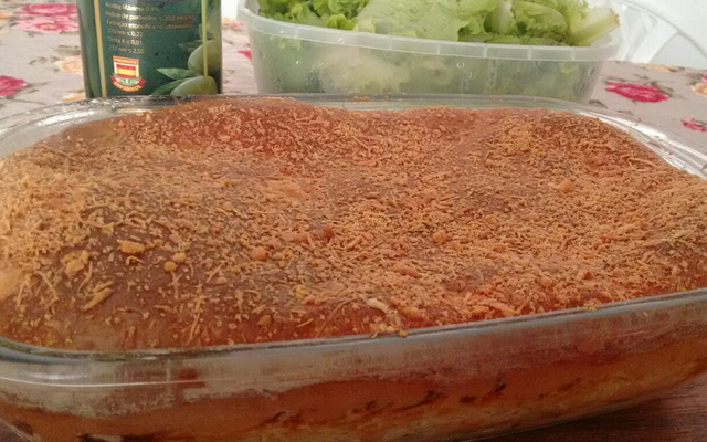 Torta com massa de mandioca