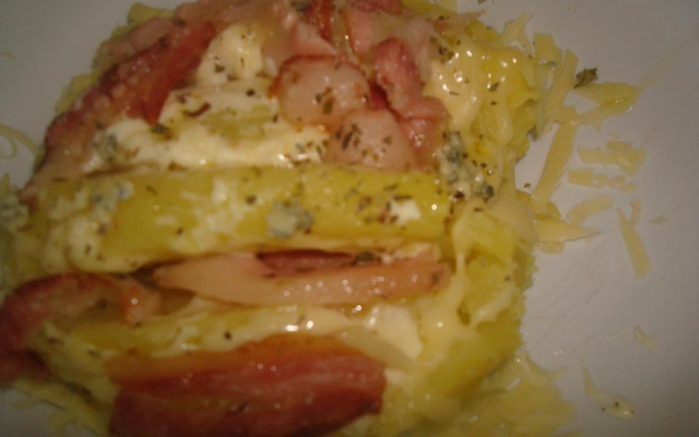 Batata recheada 4 queijos com bacon de micro-ondas