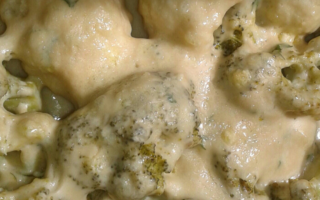 Couve-flor e brócolis gratinados