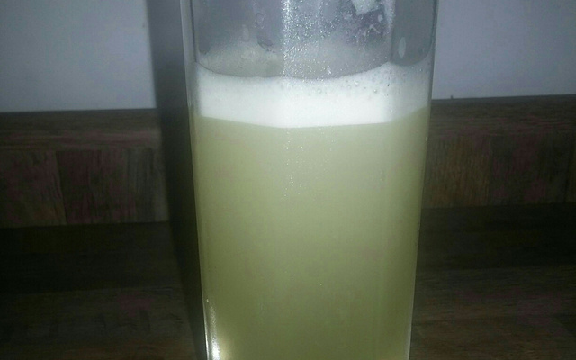 Suco de limão,gengibre e capim cidreira