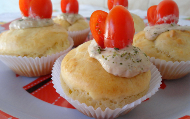 Cupcake salgado com patê de atum