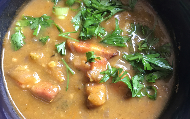 Caldo de brócolis com bacon lowcarb