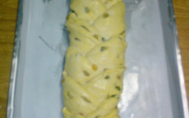 Rosca dourada com frutas cristalizadas