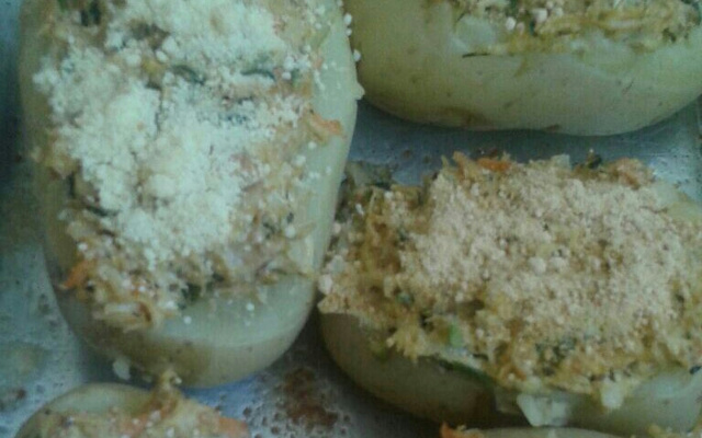 Batata recheada com estrogonofe e requeijão