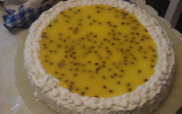 Bolo trufado de maracujá