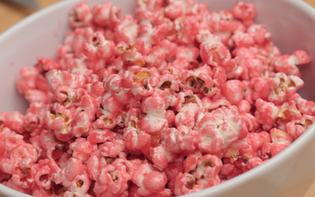 Pipoca doce colorida