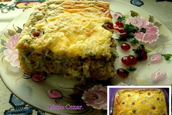 Torta de atum com arroz e legumes