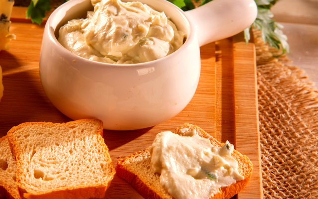 Patê de milho e queijo prato