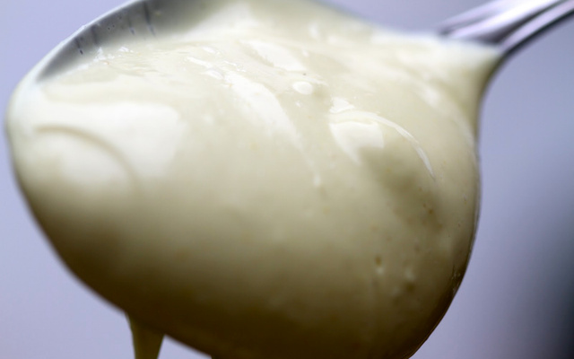 Maionese branquinha de restaurante