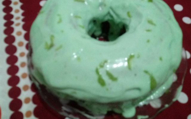 Bolo de gelatina de limão