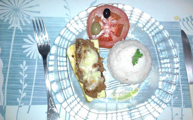 Canoa de abobrinha recheada com carne moída