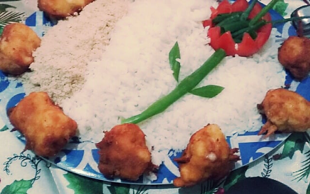 Filé de frango recheado e empanado