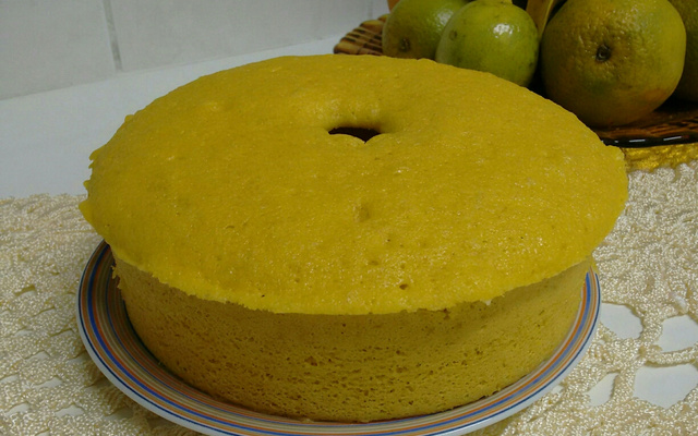 Bolo de cenoura com calda de chocolate de microondas