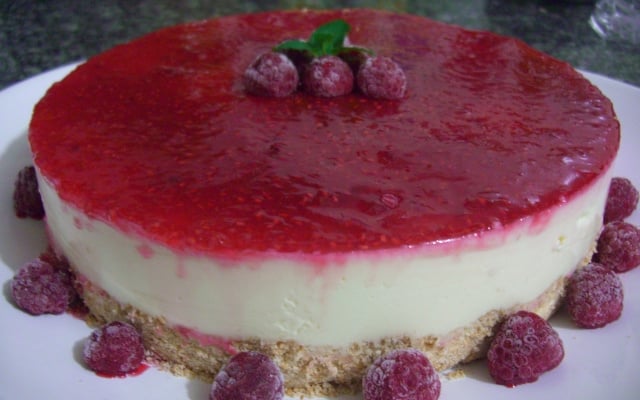 Cheesecake com cobertura de framboesa