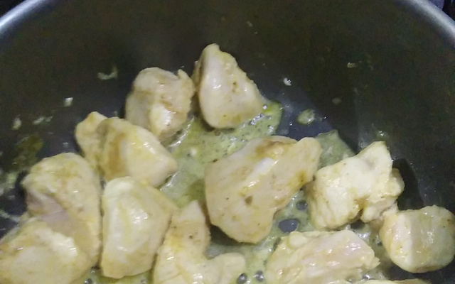 Peito de Frango ao molho