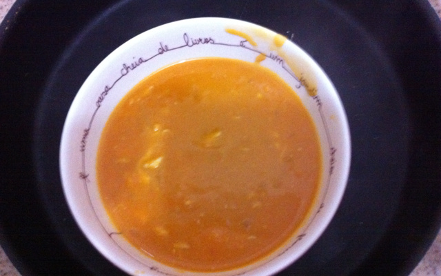 Sopa de abóbora com frango
