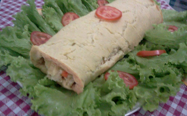 Rocambole de batata recheada com frango