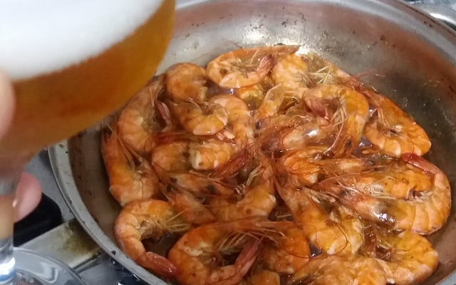 Camarão ao alho e óleo