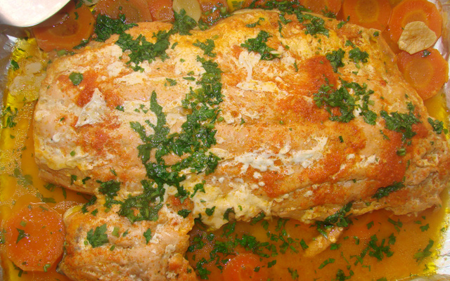 Salmão ao molho frio de maracujá