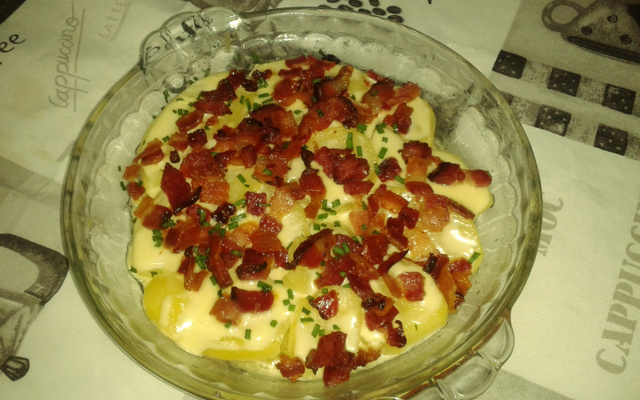 Batata com requeijão e bacon