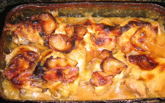 Frango na cerveja com bacon