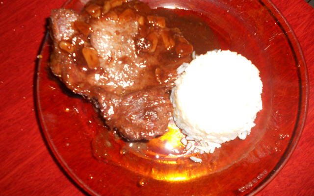 Carne com molho ferrugem