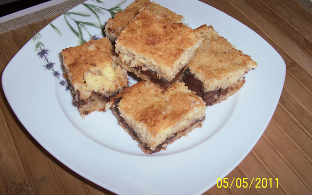 Bolo pedacinhos de chocolate e maçã