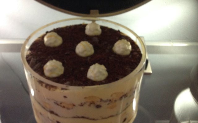 Pavê de mousse de maracujá e brigadeiro branco