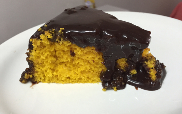 Bolo de cenoura na tupperware (micro-ondas)