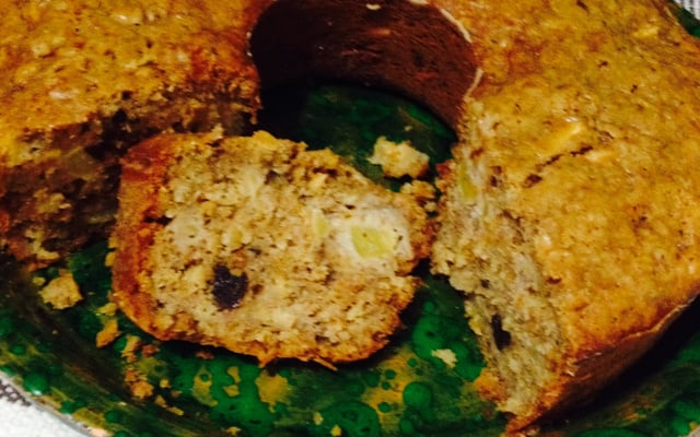 Bolo de maçã com granola