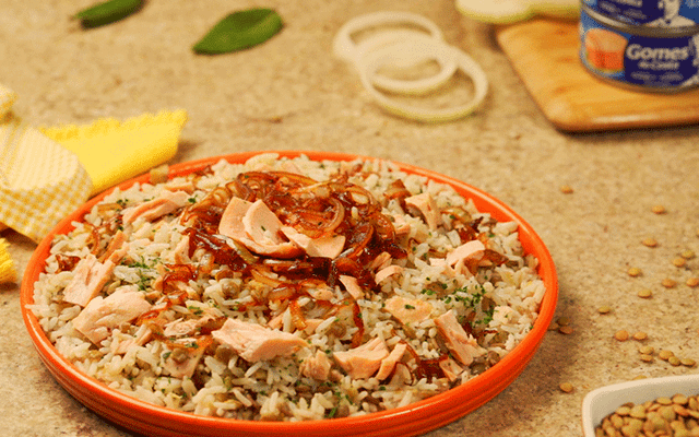 Arroz com lentilha e atum