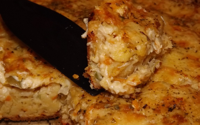 Torta estupenda de legumes, frango e queijo