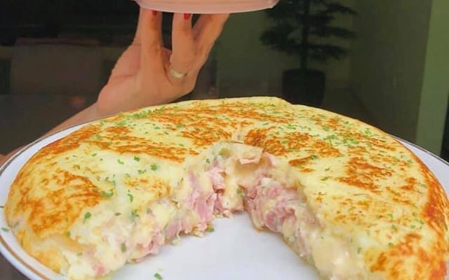 Torta de batata recheada na frigideira