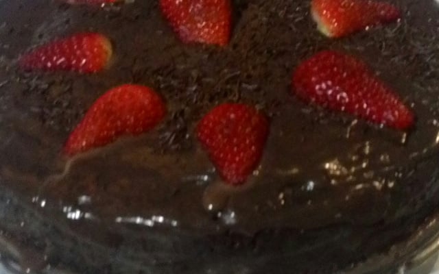 Bolo de brigadeiro com Morango