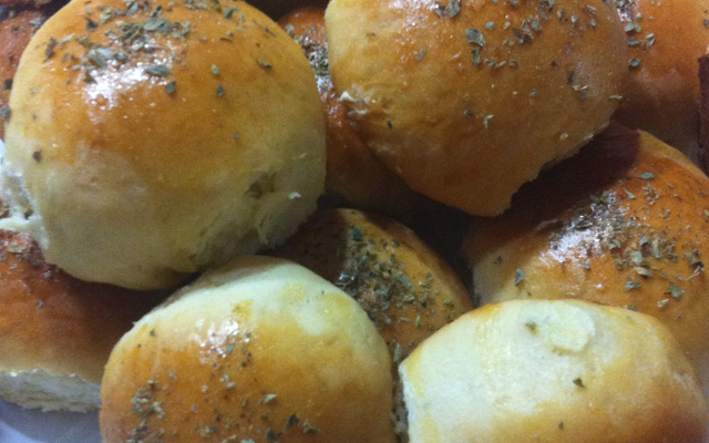 Pão de batata recheado