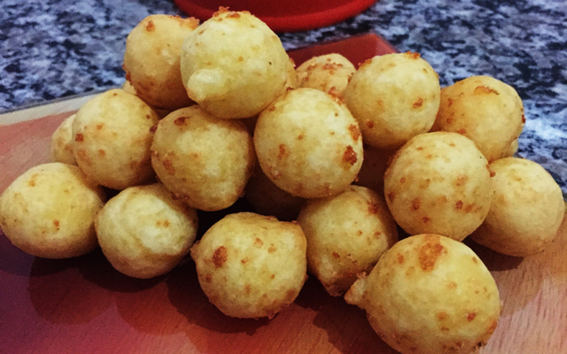 Bolinha de queijo superprática