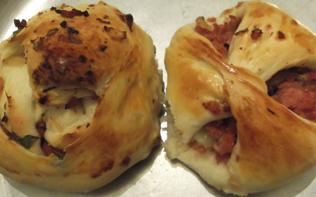 Pão de linguiça e cebola