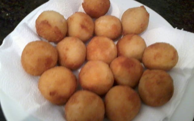 Bolinhos de calabresa